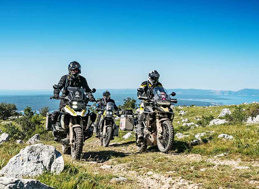 Aventure moto et 4x4 hors des sentiers battus